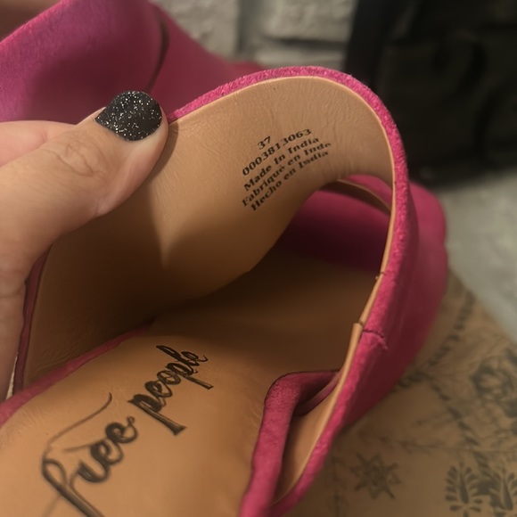 Brand New in Box (NIB) Free People Love is Everywhere Platform Heel - Picture 6 of 9